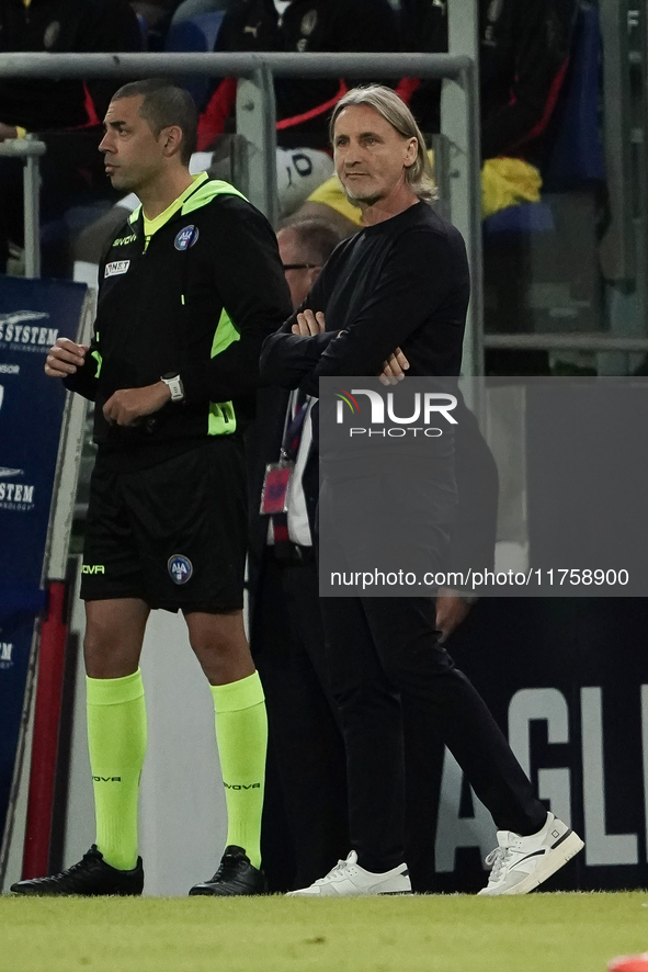 Davide Nicola coaches Cagliari Calcio during the Serie A TIM match between Cagliari Calcio and AC Milan in Italy on November 9, 2024 