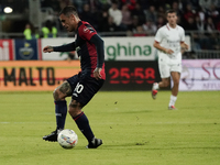 Nicolas Viola (#10 Cagliari Calcio) participates in the Serie A TIM match between Cagliari Calcio and AC Milan in Italy on November 9, 2024....