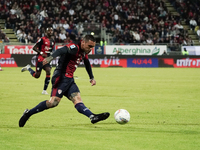 Nicolas Viola (#10 Cagliari Calcio) participates in the Serie A TIM match between Cagliari Calcio and AC Milan in Italy on November 9, 2024....