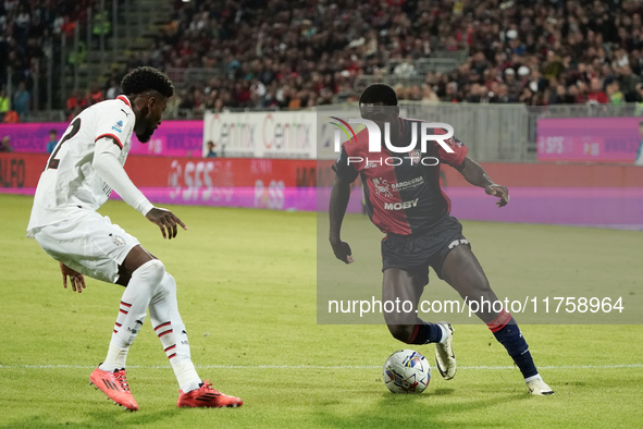 Zito Luvumbo (#77 Cagliari Calcio) participates in the Serie A TIM match between Cagliari Calcio and AC Milan in Italy on November 9, 2024. 