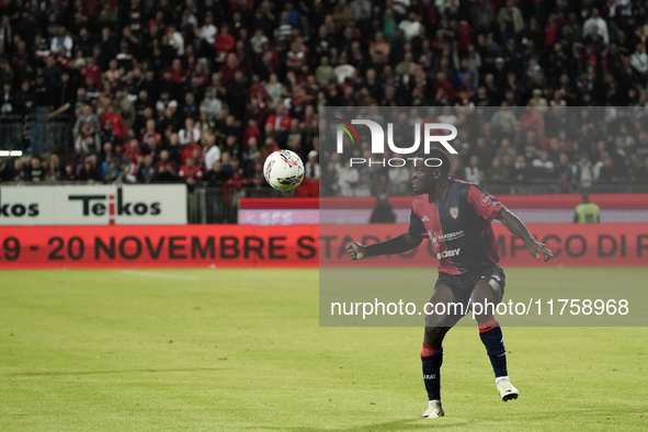 Zito Luvumbo (#77 Cagliari Calcio) participates in the Serie A TIM match between Cagliari Calcio and AC Milan in Italy on November 9, 2024. 