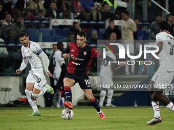 Nadir Zortea (#19 Cagliari Calcio) participates in the Serie A TIM match between Cagliari Calcio and AC Milan in Italy on November 9, 2024....