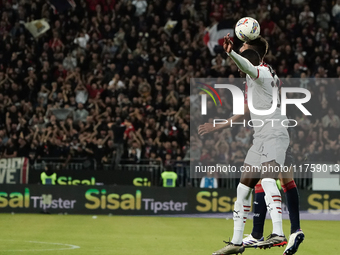 Leonardo Pavoletti (#29 Cagliari Calcio) participates in the Serie A TIM match between Cagliari Calcio and AC Milan in Italy on November 9,...