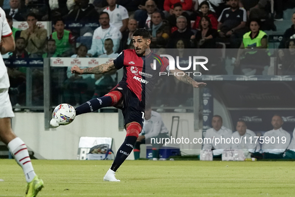 Alessandro Deiola (#14 Cagliari Calcio) participates in the Serie A TIM match between Cagliari Calcio and AC Milan in Italy on November 9, 2...