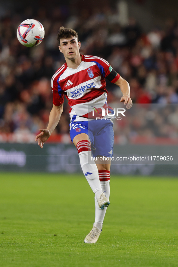 Pablo Saenz of Granada CF plays during the LaLiga Hypermotion match between Granada CF and CD Eldense at Nuevo Los Carmenes Stadium in Grana...