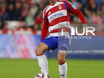 Manu Trigueros of Granada CF plays during the LaLiga Hypermotion match between Granada CF and CD Eldense at Nuevo Los Carmenes Stadium in Gr...