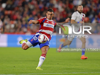 Myrto Uzuni of Granada CF plays during the LaLiga Hypermotion match between Granada CF and CD Eldense at Nuevo Los Carmenes Stadium in Grana...