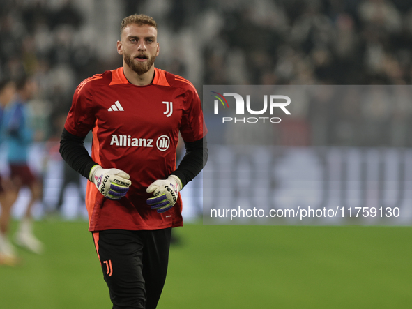 Michele Di Gregorio participates in the Serie A 2024-2025 match between Juventus and Torino in Turin, Italy, on November 9, 2024. 