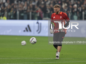 Michele Di Gregorio participates in the Serie A 2024-2025 match between Juventus and Torino in Turin, Italy, on November 9, 2024. (