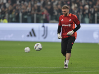 Michele Di Gregorio participates in the Serie A 2024-2025 match between Juventus and Torino in Turin, Italy, on November 9, 2024. (