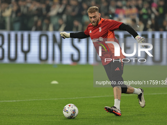 Michele Di Gregorio participates in the Serie A 2024-2025 match between Juventus and Torino in Turin, Italy, on November 9, 2024. (