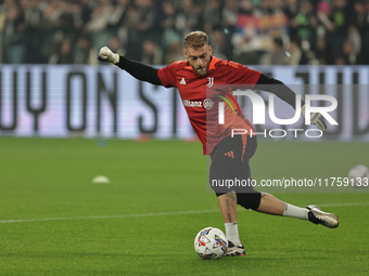 Michele Di Gregorio participates in the Serie A 2024-2025 match between Juventus and Torino in Turin, Italy, on November 9, 2024. (