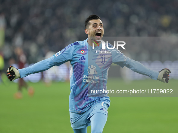 Mattia Perin participates in the Serie A 2024-2025 match between Juventus and Torino in Turin, Italy, on November 9, 2024. 