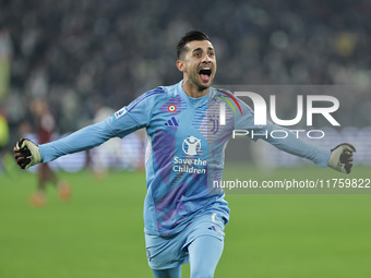 Mattia Perin participates in the Serie A 2024-2025 match between Juventus and Torino in Turin, Italy, on November 9, 2024. (