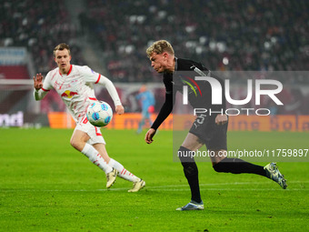 Robin Hack of Borussia Monchengladbach  controls the ball during the Bundesliga match between RB Leipzig and Borussia Mönchengladbach at Red...