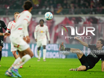 Rocco Reitz of Borussia Monchengladbach  controls the ball during the Bundesliga match between RB Leipzig and Borussia Mönchengladbach at Re...