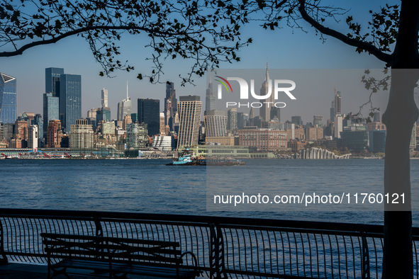 Smoke from New Jersey brush fires fills the sky in New York, U.S., on November 9, 2024. There are at least four active brush fires in New Je...