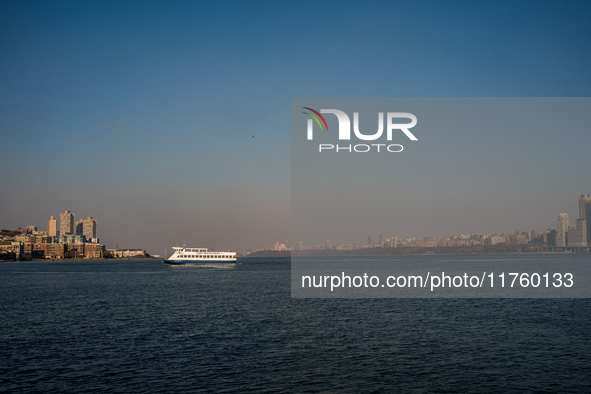 Smoke from New Jersey brush fires fills the sky in New York, U.S., on November 9, 2024. There are at least four active brush fires in New Je...