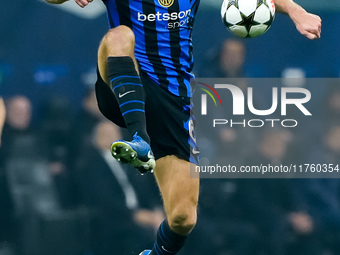 Stefan de Vrij of FC Internazionale controls the ball during the UEFA Champions League 2024/25 League Phase MD4 match between FC Internazion...