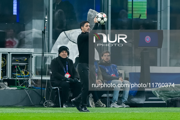 Mikel Arteta Head Coach of Arsenal gestures during the UEFA Champions League 2024/25 League Phase MD4 match between FC Internazionale and Ar...