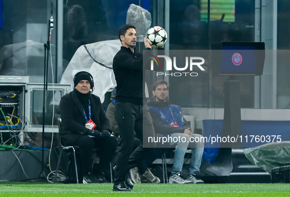 Mikel Arteta Head Coach of Arsenal gestures during the UEFA Champions League 2024/25 League Phase MD4 match between FC Internazionale and Ar...