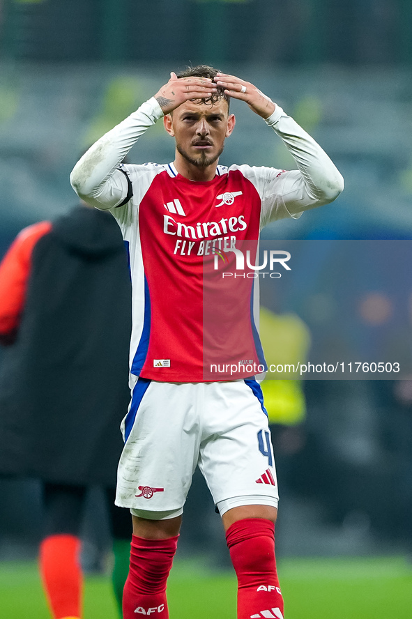 Ben White of Arsenal gestures during the UEFA Champions League 2024/25 League Phase MD4 match between FC Internazionale and Arsenal at Stadi...