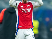 Ben White of Arsenal gestures during the UEFA Champions League 2024/25 League Phase MD4 match between FC Internazionale and Arsenal at Stadi...