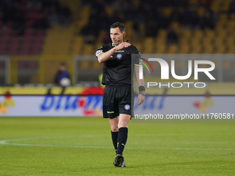 Referee Juan Luca Sacchi officiates the Serie A match between US Lecce and Empoli in Lecce, Italy, on November 8, 2024. (