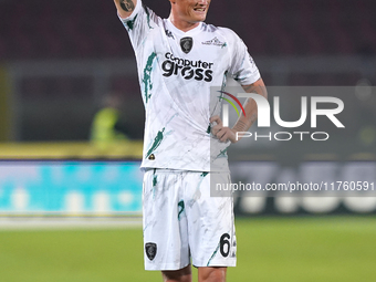 Liam Henderson of Empoli FC is in action during the Serie A match between US Lecce and Empoli in Lecce, Italy, on November 8, 2024. (