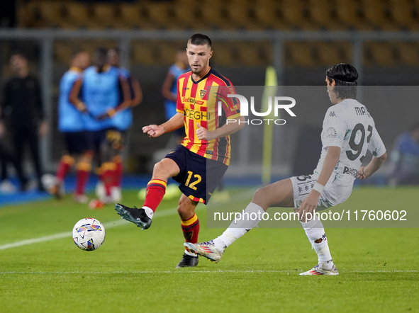 Frederic Gilbert of US Lecce plays during the Serie A match between US Lecce and Empoli in Lecce, Italy, on November 8, 2024. 