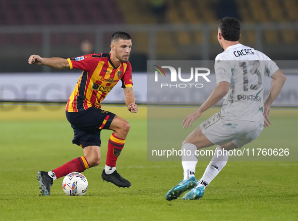 Frederic Gilbert of US Lecce plays during the Serie A match between US Lecce and Empoli in Lecce, Italy, on November 8, 2024. 