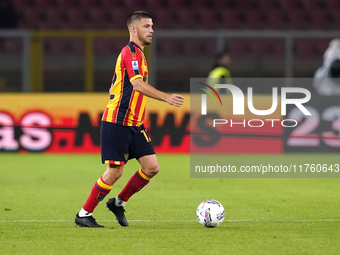 Frederic Gilbert of US Lecce plays during the Serie A match between US Lecce and Empoli in Lecce, Italy, on November 8, 2024. (