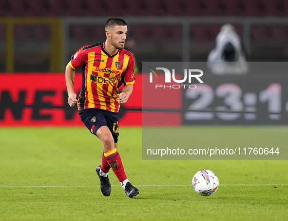 Frederic Gilbert of US Lecce plays during the Serie A match between US Lecce and Empoli in Lecce, Italy, on November 8, 2024. 