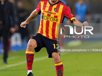 Frederic Gilbert of US Lecce plays during the Serie A match between US Lecce and Empoli in Lecce, Italy, on November 8, 2024. (