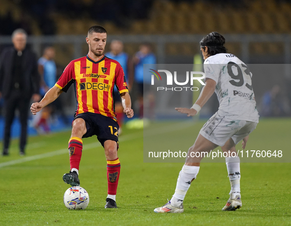 Frederic Gilbert of US Lecce plays during the Serie A match between US Lecce and Empoli in Lecce, Italy, on November 8, 2024. 