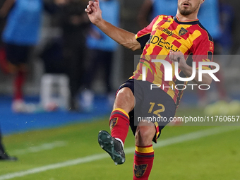 Frederic Gilbert of US Lecce plays during the Serie A match between US Lecce and Empoli in Lecce, Italy, on November 8, 2024. (