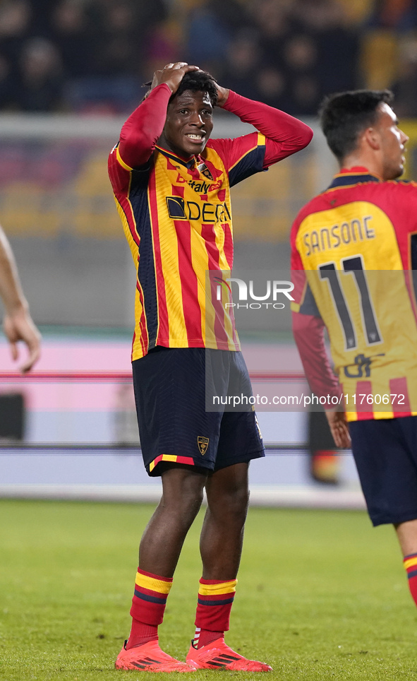 Patrick Dorgu of US Lecce is in action during the Serie A match between US Lecce and Empoli in Lecce, Italy, on November 8, 2024. 