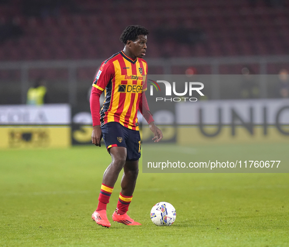 Patrick Dorgu of US Lecce is in action during the Serie A match between US Lecce and Empoli in Lecce, Italy, on November 8, 2024. 