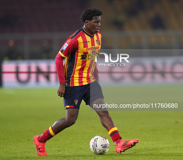 Patrick Dorgu of US Lecce is in action during the Serie A match between US Lecce and Empoli in Lecce, Italy, on November 8, 2024. 