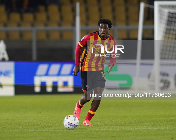 Patrick Dorgu of US Lecce is in action during the Serie A match between US Lecce and Empoli in Lecce, Italy, on November 8, 2024. 