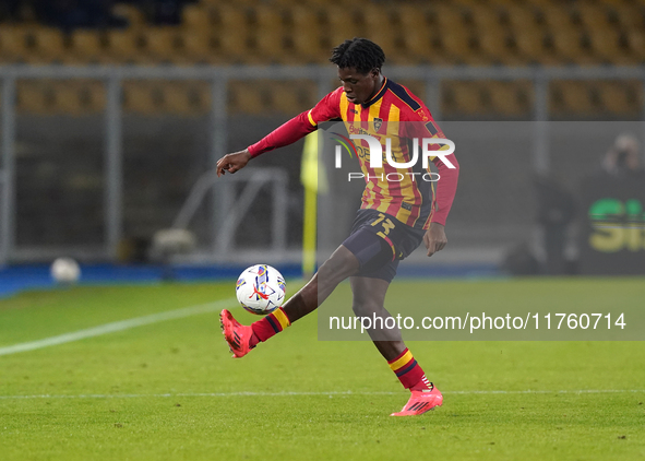 Patrick Dorgu of US Lecce is in action during the Serie A match between US Lecce and Empoli in Lecce, Italy, on November 8, 2024. 