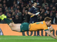 Andrew Kellaway of Australia scores a try during the Autumn Nations Series between England and Australia at Allianz Stadium in Twickenham, L...