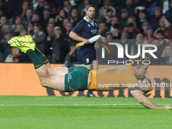 Andrew Kellaway of Australia scores a try during the Autumn Nations Series between England and Australia at Allianz Stadium in Twickenham, L...