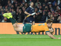 Andrew Kellaway of Australia scores a try during the Autumn Nations Series between England and Australia at Allianz Stadium in Twickenham, L...