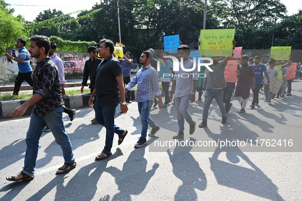 Activists of the Bangladesh Nationalist Party's student unit stage a protest rally determined to foil the Bangladesh Awami League's bid to h...