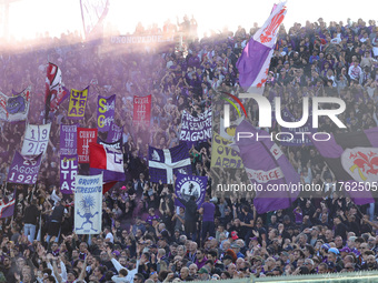 Supporters of ACF Fiorentina during the Italian Serie A football match between ACF Fiorentina and Hellas Verona FC ,on November 10 , 2024 at...