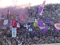 Supporters of ACF Fiorentina during the Italian Serie A football match between ACF Fiorentina and Hellas Verona FC ,on November 10 , 2024 at...