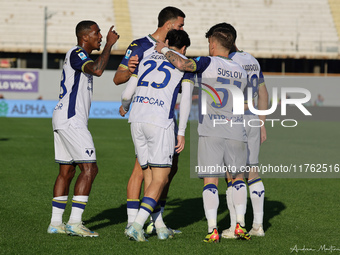 Suat Serdar of Hellas Verona FC celebrates with teammates after scoring  goal during  the Italian Serie A football match between ACF Fiorent...