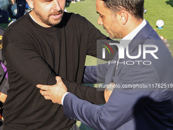 Head Coach Raffaele Palladino of ACF Fiorentina talks to Head Coach Paolo Zanetti of Hellas Verona FC , prior to  the Italian Serie A footba...