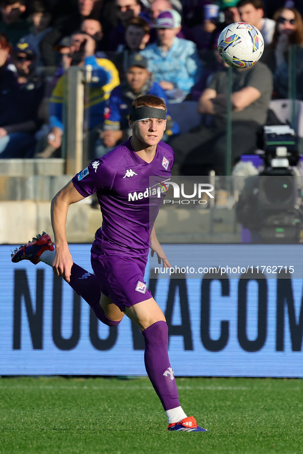 Pietro Comuzzo of ACF Fiorentina controls the ball during the Italian Serie A football match between ACF Fiorentina and Hellas Verona FC ,on...